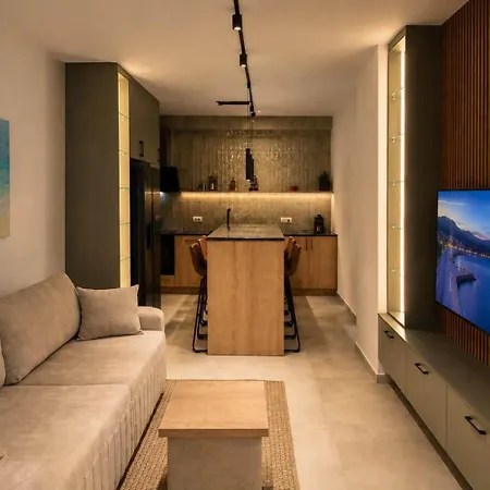 Eagle | Private Pool Apartment Sarande