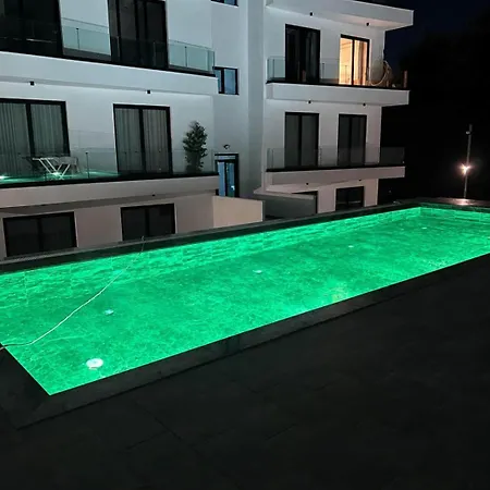 Eagle | Private Pool Apartment Sarande