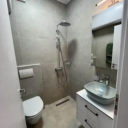 Eagle | Private Pool Apartment Sarande
